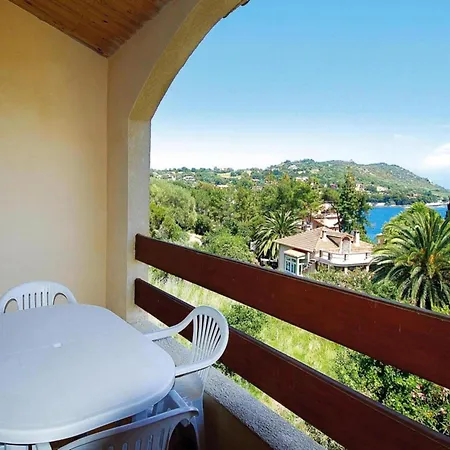 Les Dauphins In Tiuccia With Balcony *