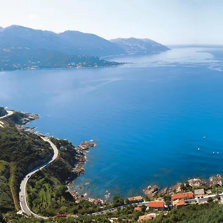 Les Dauphins In Tiuccia With Balcony Casaglione