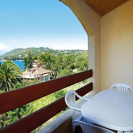 شقة Les Dauphins In Tiuccia With Balcony Casaglione