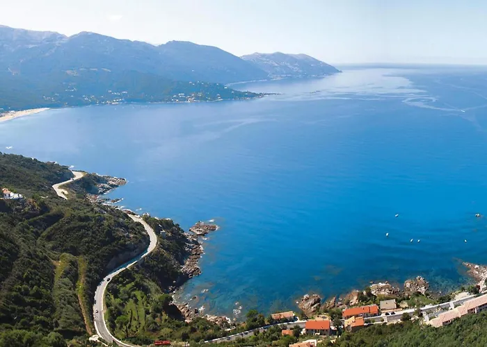 Les Dauphins In Tiuccia With Balcony Casaglione