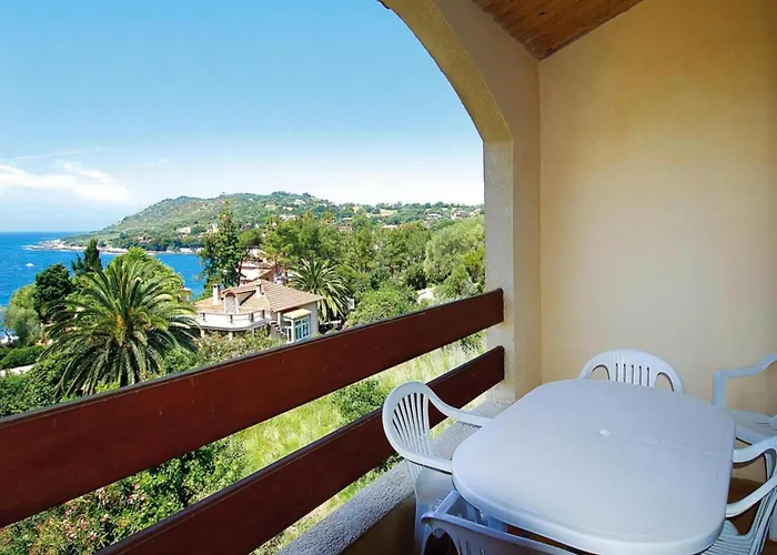 شقة Les Dauphins In Tiuccia With Balcony Casaglione