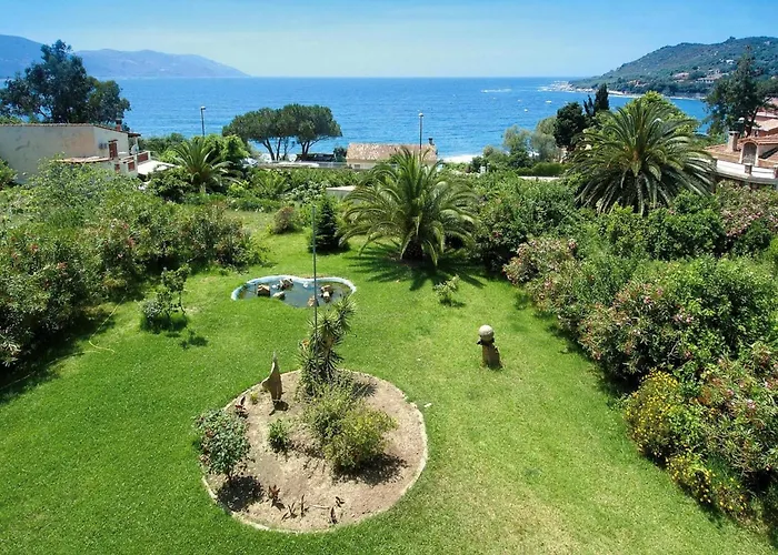 Les Dauphins In Tiuccia With Balcony شقة